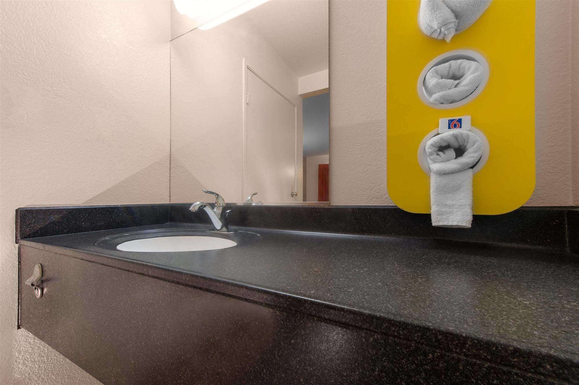 Motel 6-Bismarck, Nd Экстерьер фото